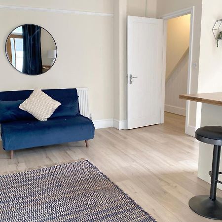 1 Ashford Road Guesthouse レッドヒル エクステリア 写真