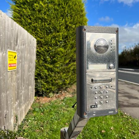 1 Ashford Road Guesthouse レッドヒル エクステリア 写真