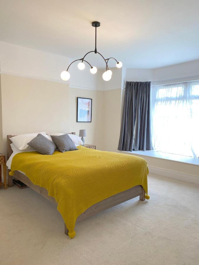 1 Ashford Road Guesthouse レッドヒル エクステリア 写真