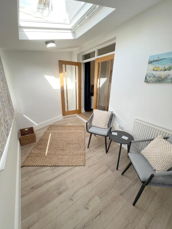 1 Ashford Road Guesthouse レッドヒル エクステリア 写真
