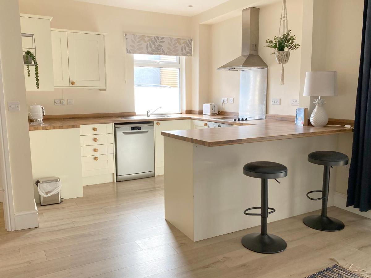 1 Ashford Road Guesthouse レッドヒル エクステリア 写真