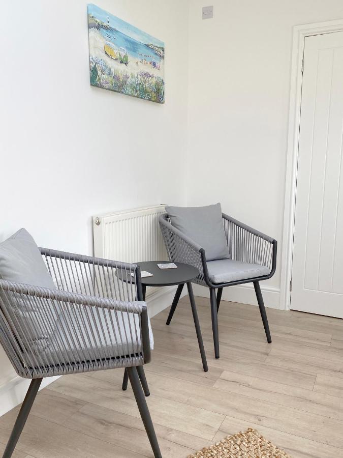 1 Ashford Road Guesthouse レッドヒル エクステリア 写真