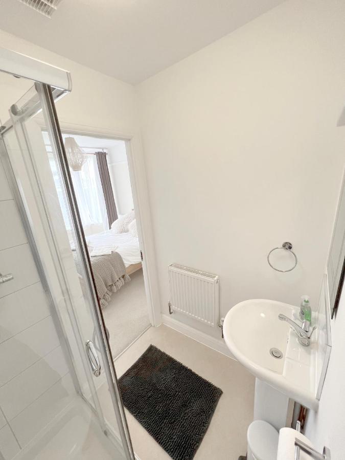 1 Ashford Road Guesthouse レッドヒル エクステリア 写真