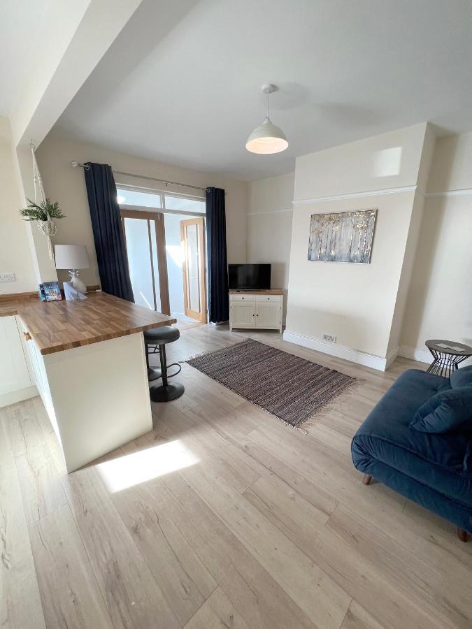 1 Ashford Road Guesthouse レッドヒル エクステリア 写真