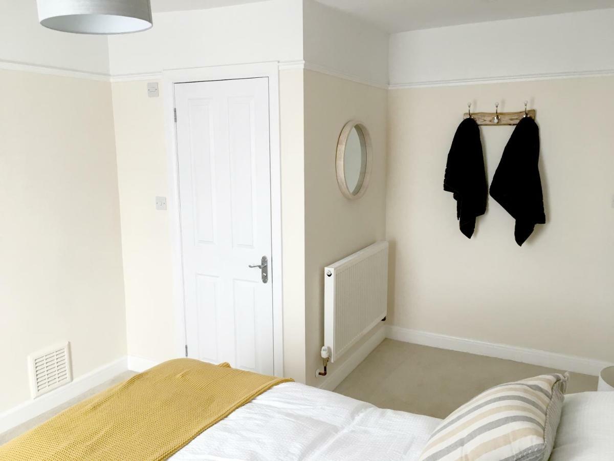 1 Ashford Road Guesthouse レッドヒル エクステリア 写真