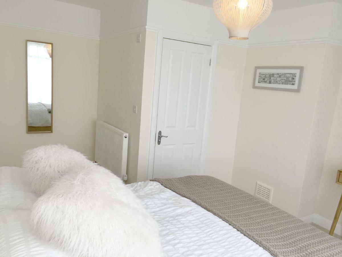 1 Ashford Road Guesthouse レッドヒル エクステリア 写真