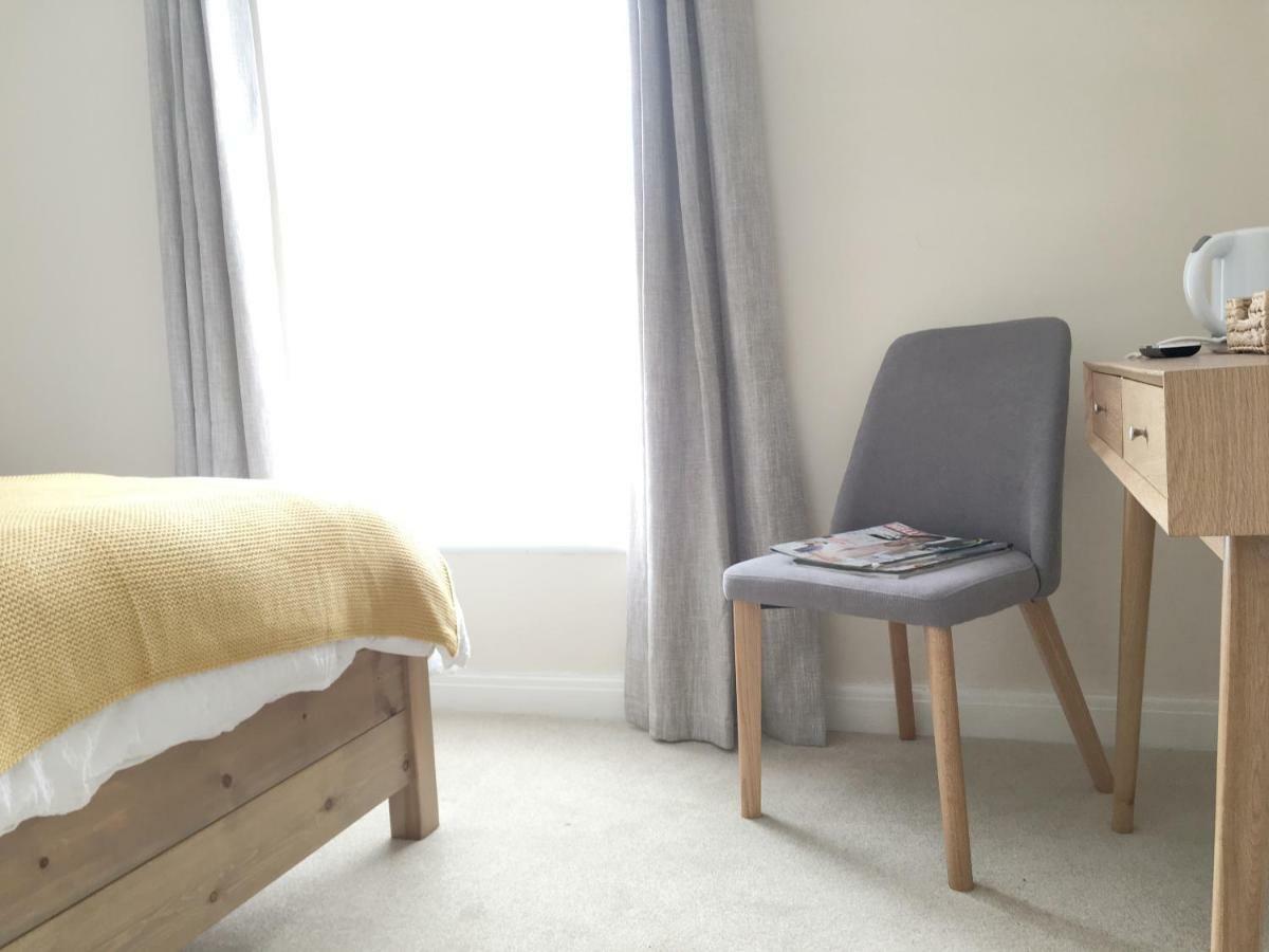 1 Ashford Road Guesthouse レッドヒル エクステリア 写真