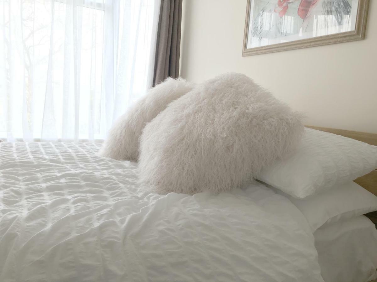 1 Ashford Road Guesthouse レッドヒル エクステリア 写真