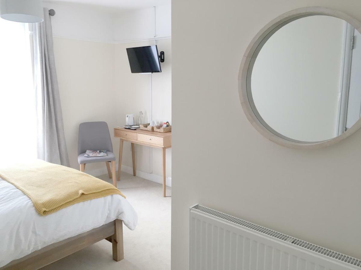 1 Ashford Road Guesthouse レッドヒル エクステリア 写真