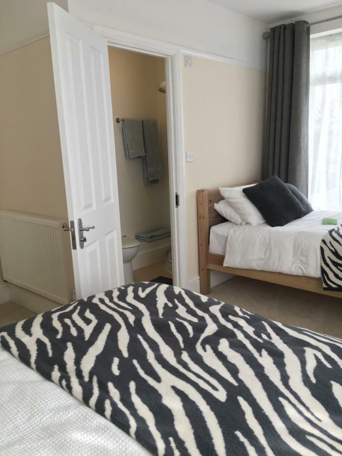 1 Ashford Road Guesthouse レッドヒル エクステリア 写真