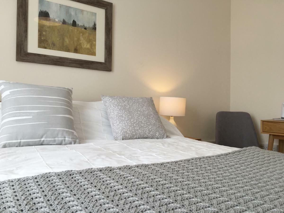 1 Ashford Road Guesthouse レッドヒル エクステリア 写真