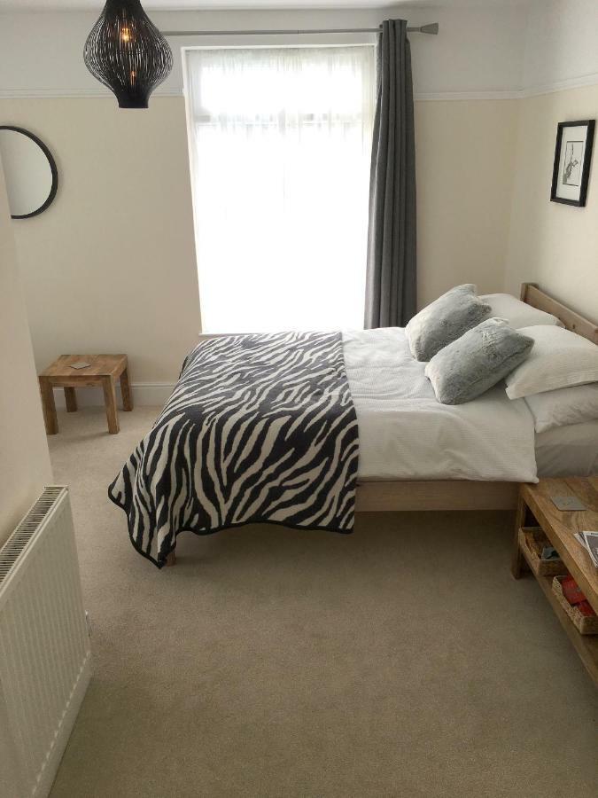 1 Ashford Road Guesthouse レッドヒル エクステリア 写真