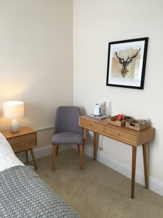 1 Ashford Road Guesthouse レッドヒル エクステリア 写真