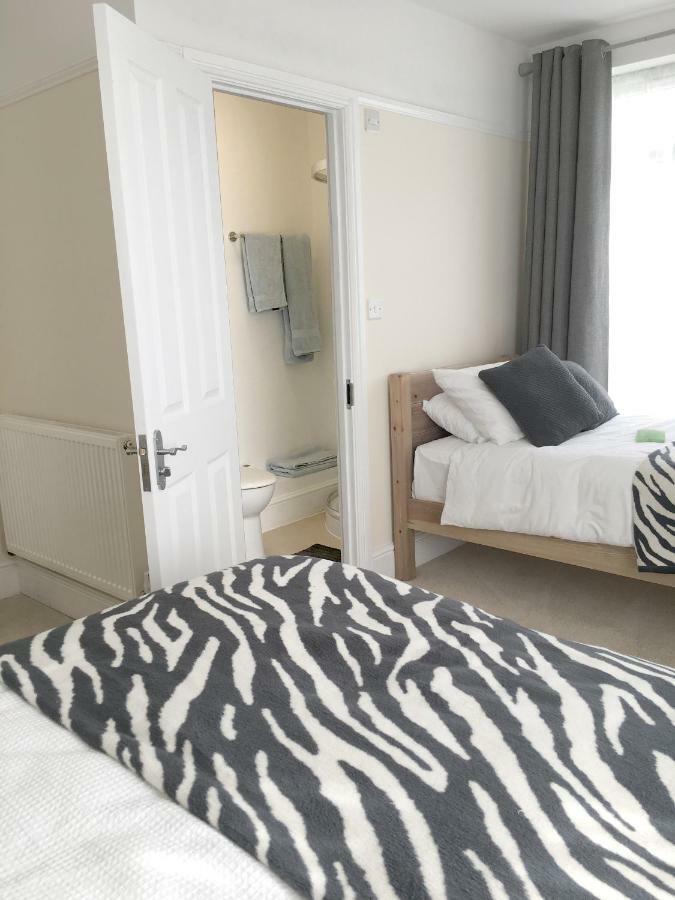 1 Ashford Road Guesthouse レッドヒル エクステリア 写真