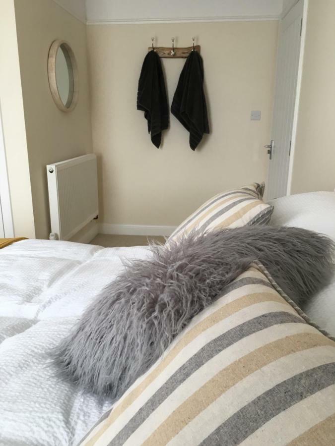 1 Ashford Road Guesthouse レッドヒル エクステリア 写真