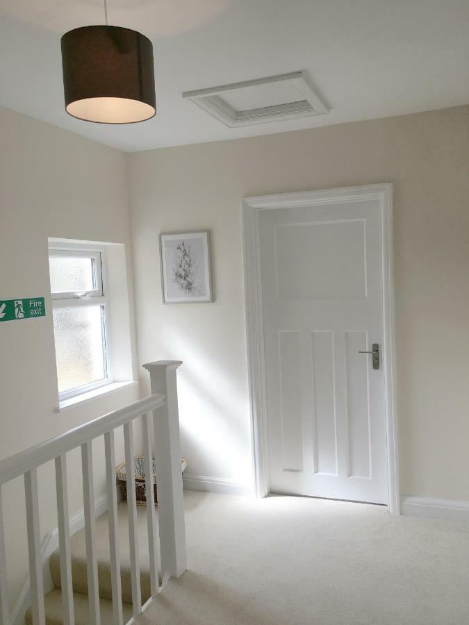 1 Ashford Road Guesthouse レッドヒル エクステリア 写真