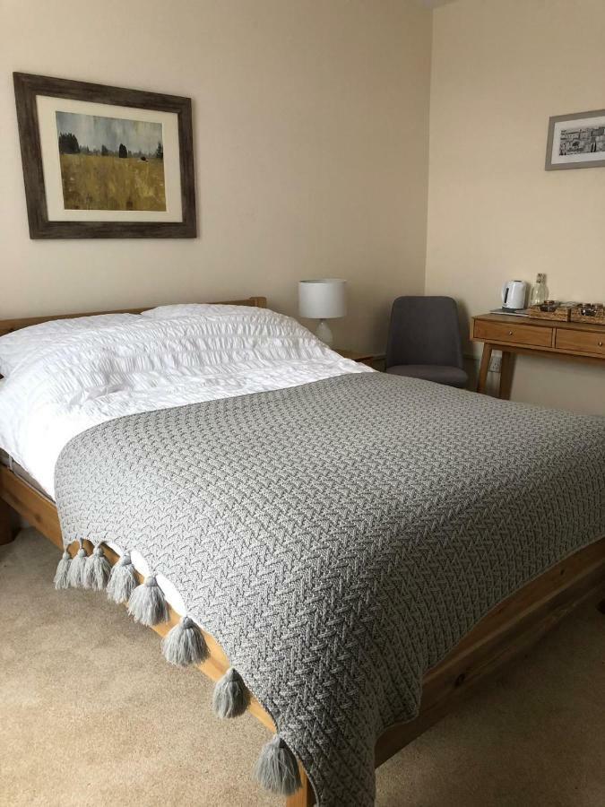 1 Ashford Road Guesthouse レッドヒル エクステリア 写真