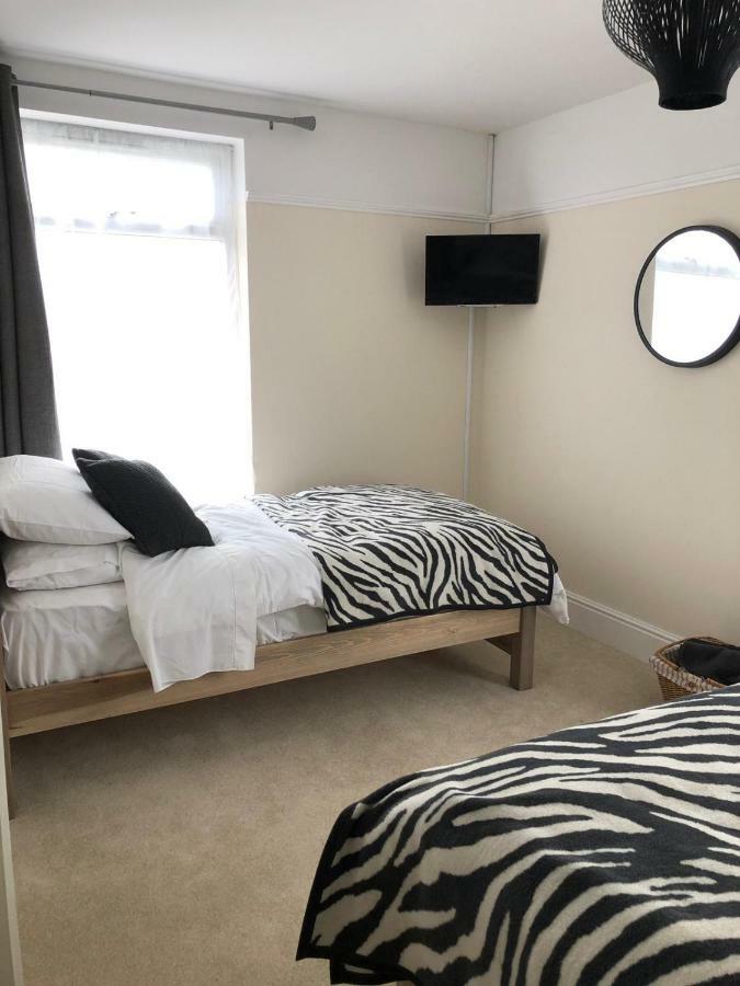 1 Ashford Road Guesthouse レッドヒル エクステリア 写真