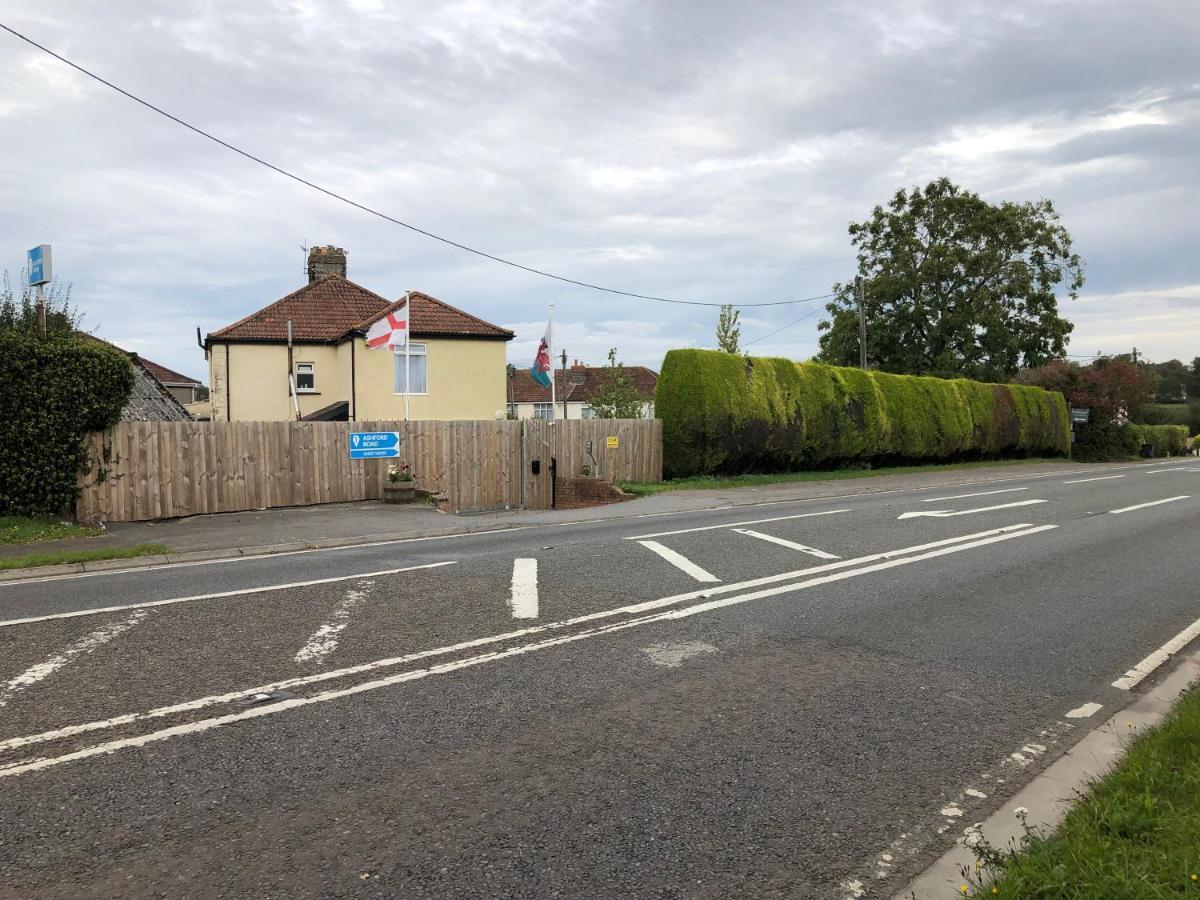 1 Ashford Road Guesthouse レッドヒル エクステリア 写真